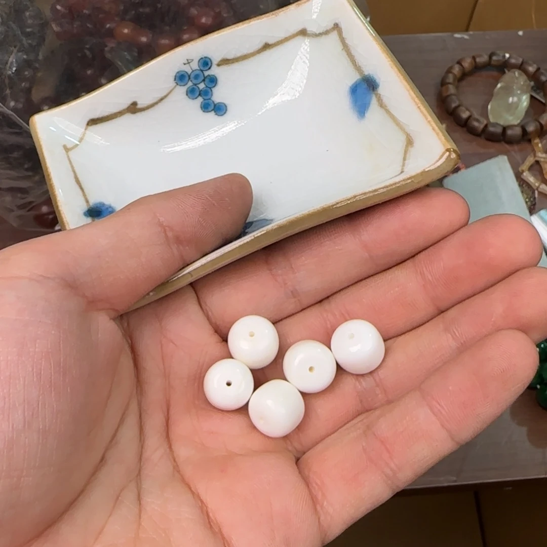 庸****绿泥陶瓷孤品单件车里拍