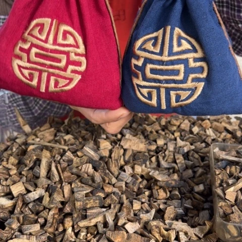 沉香摆件白棋100克多样性发1份