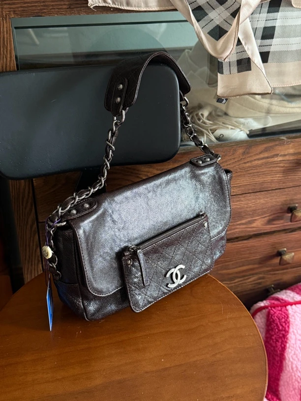 牙牙荔枝纹机车腋下好成色香奈儿包包