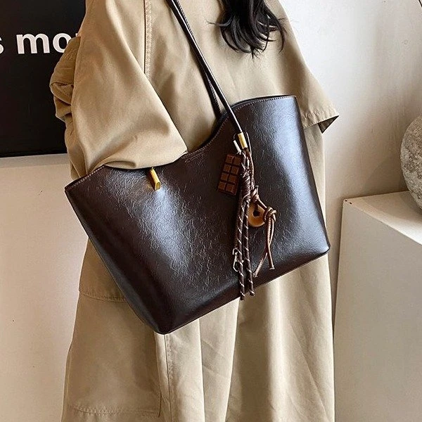 简约时尚大容量流浪包通勤腋下包包托特包女包2025秋冬新款单肩包