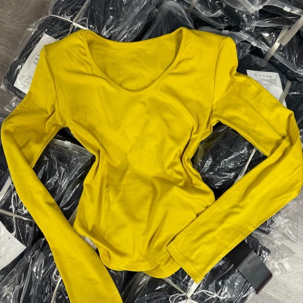 漂亮家「百搭神器」大U领纯欲加绒修身显瘦打底衫917