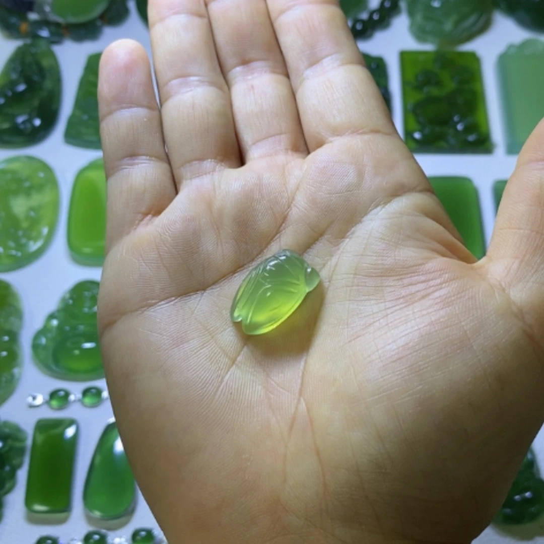 【闪购商品】未镶嵌蛇纹石玉颈饰