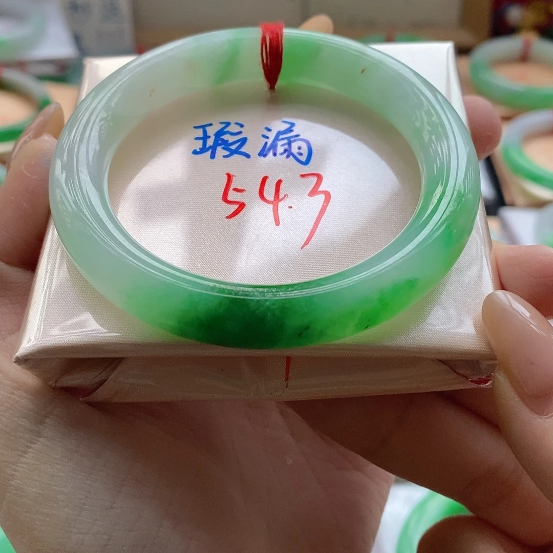 翡翠未镶嵌手镯4号