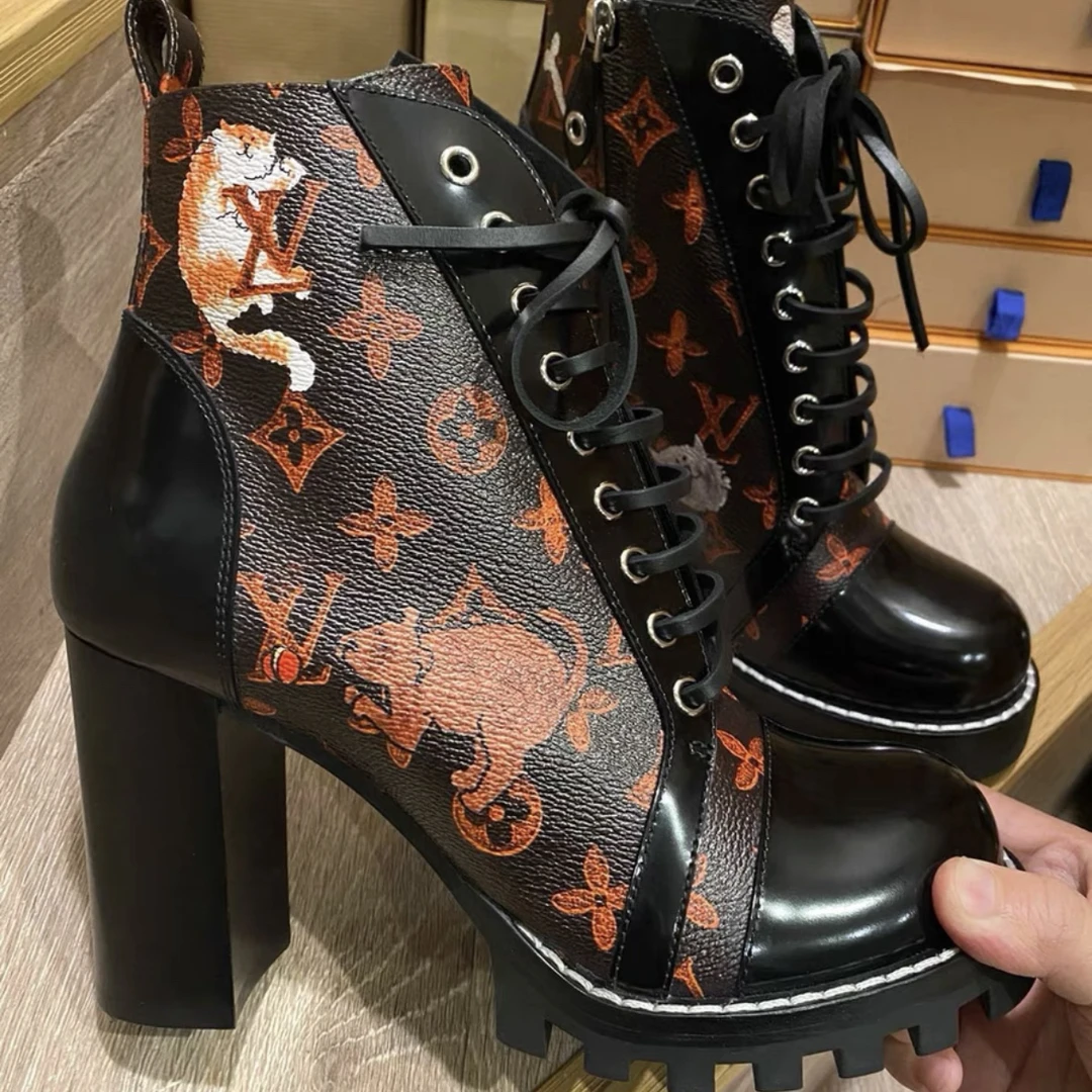 未使用 LouisVuitton/路易威登 猫咪印花系带高跟短靴37码