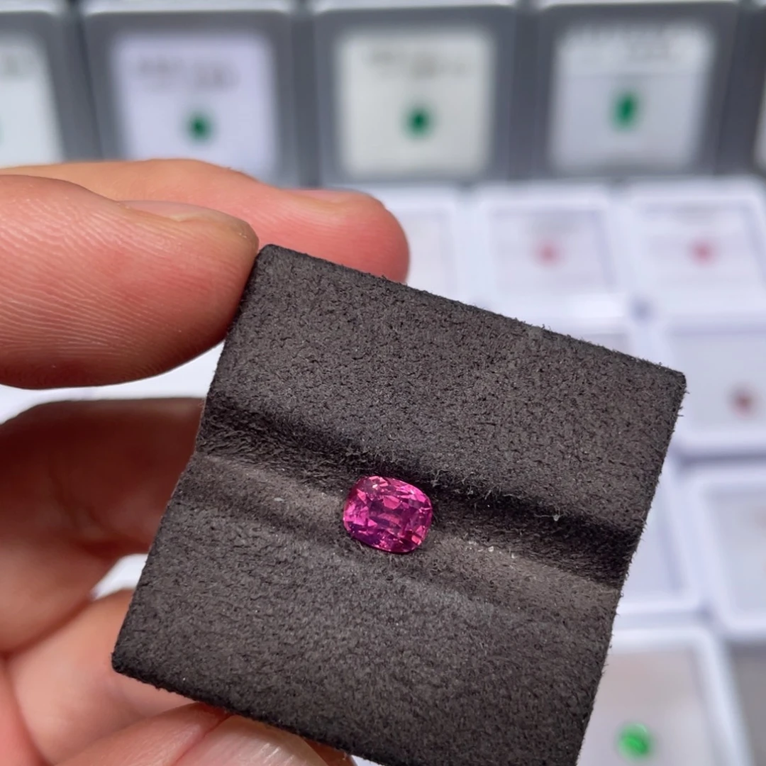 彩色蓝宝石裸石1.07ct无烧粉蓝宝
