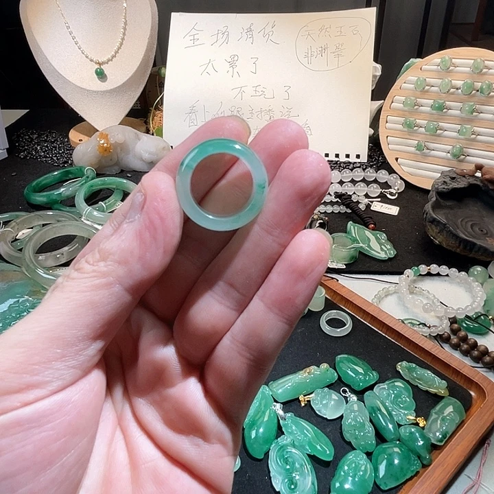 未镶嵌石英质玉戒圈