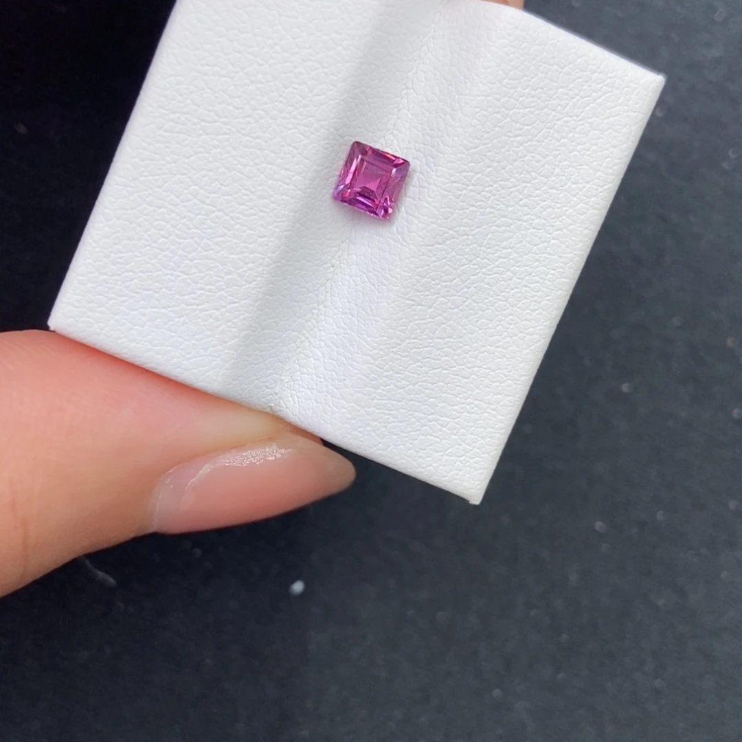 蓝宝石裸石未镶嵌0.6 ct