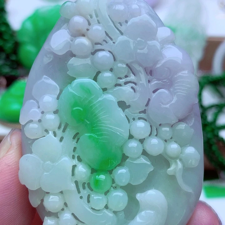 吊坠(不含链)未镶嵌翡翠