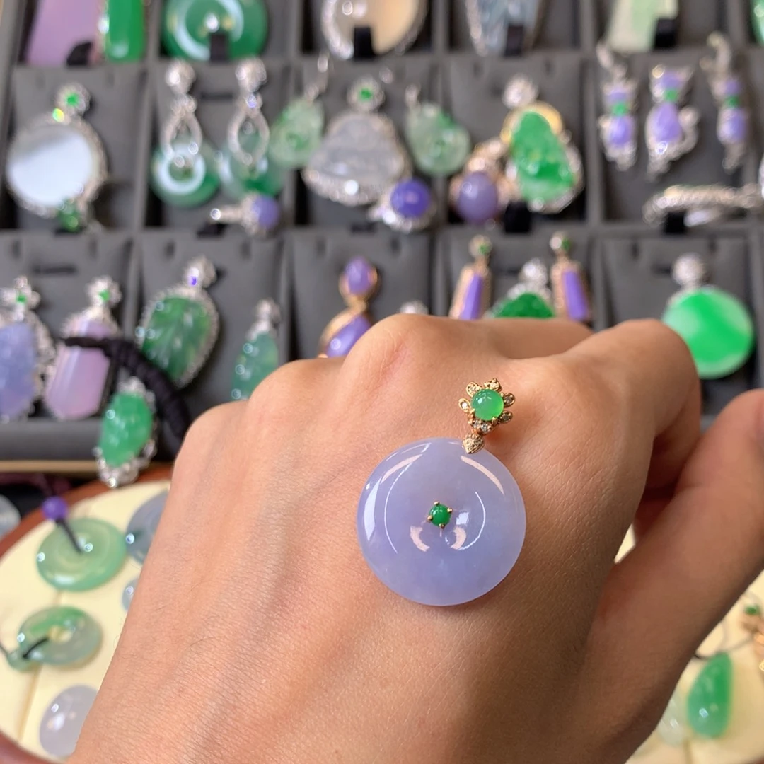 翡翠颈饰18K金镶嵌吊坠