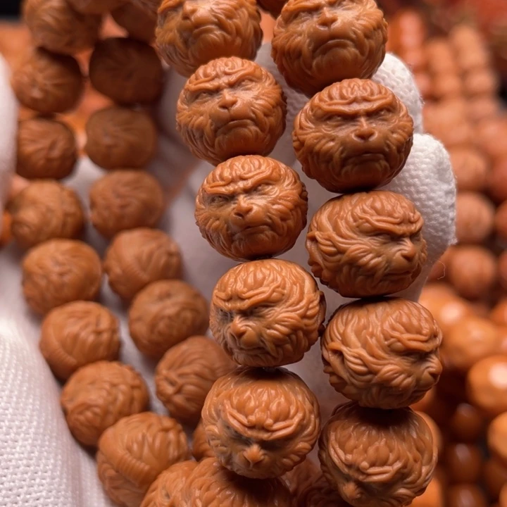 猴头核桃吊坠云**步斗战胜佛