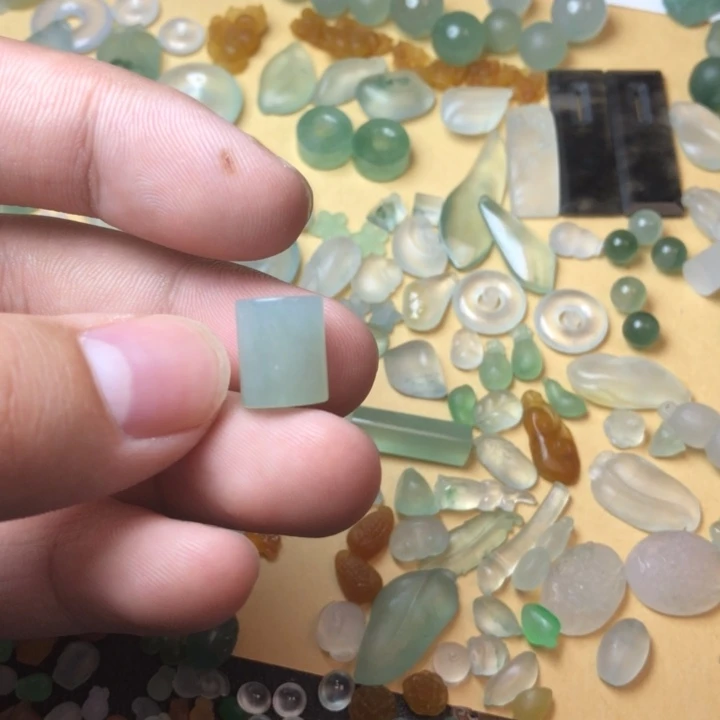 定制翡翠挂件未镶嵌