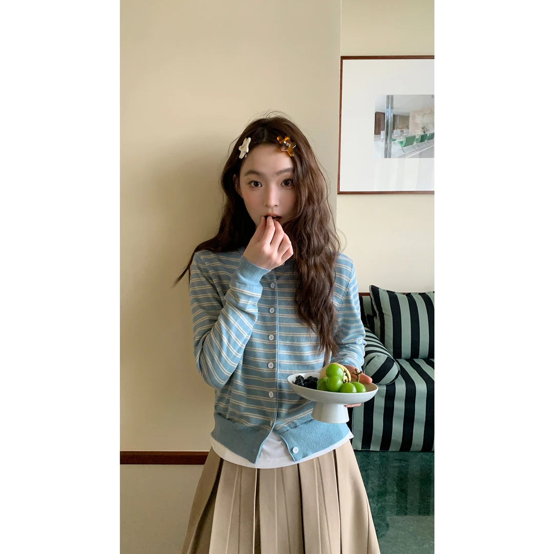 你好卡农 撞色条纹圆领针织开衫女秋季2025新款慵懒修身显瘦上衣