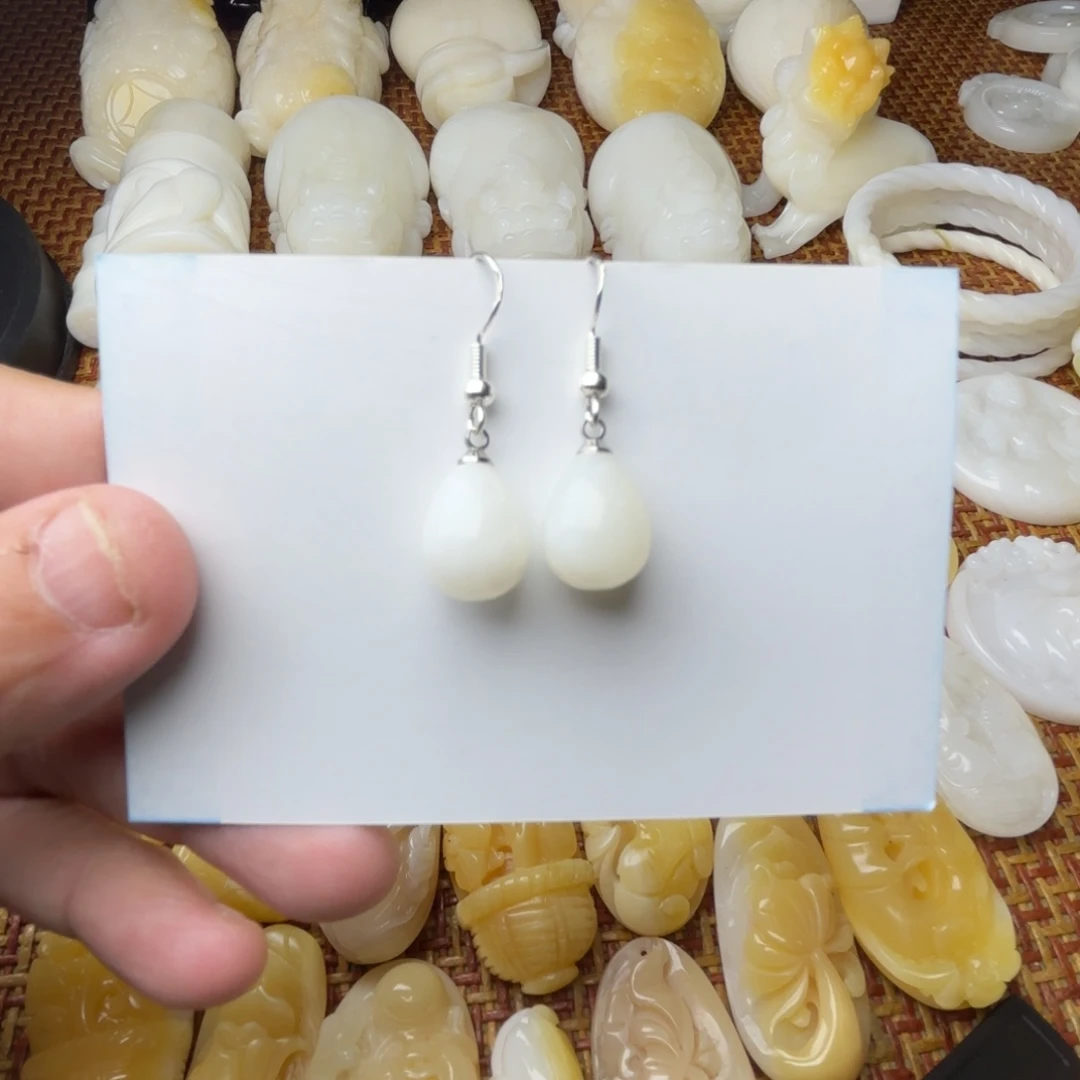 贝壳非金属全品玉化耳环