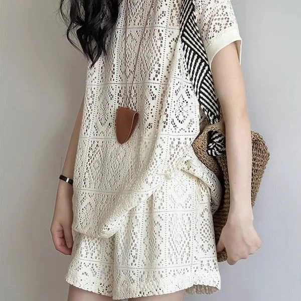 夏季新款韩范休闲宽松镂空套装设计感圆领T恤+高腰短裤时尚洋气款