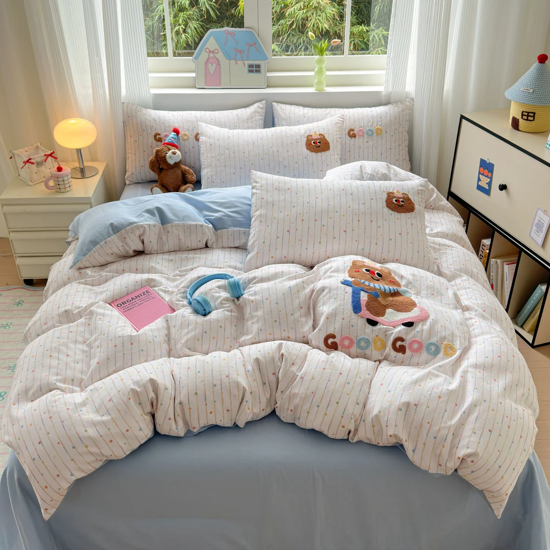 小玲子滑板小熊 全棉双层纱三件套四件套 毛巾绣刺绣工艺 卡通风