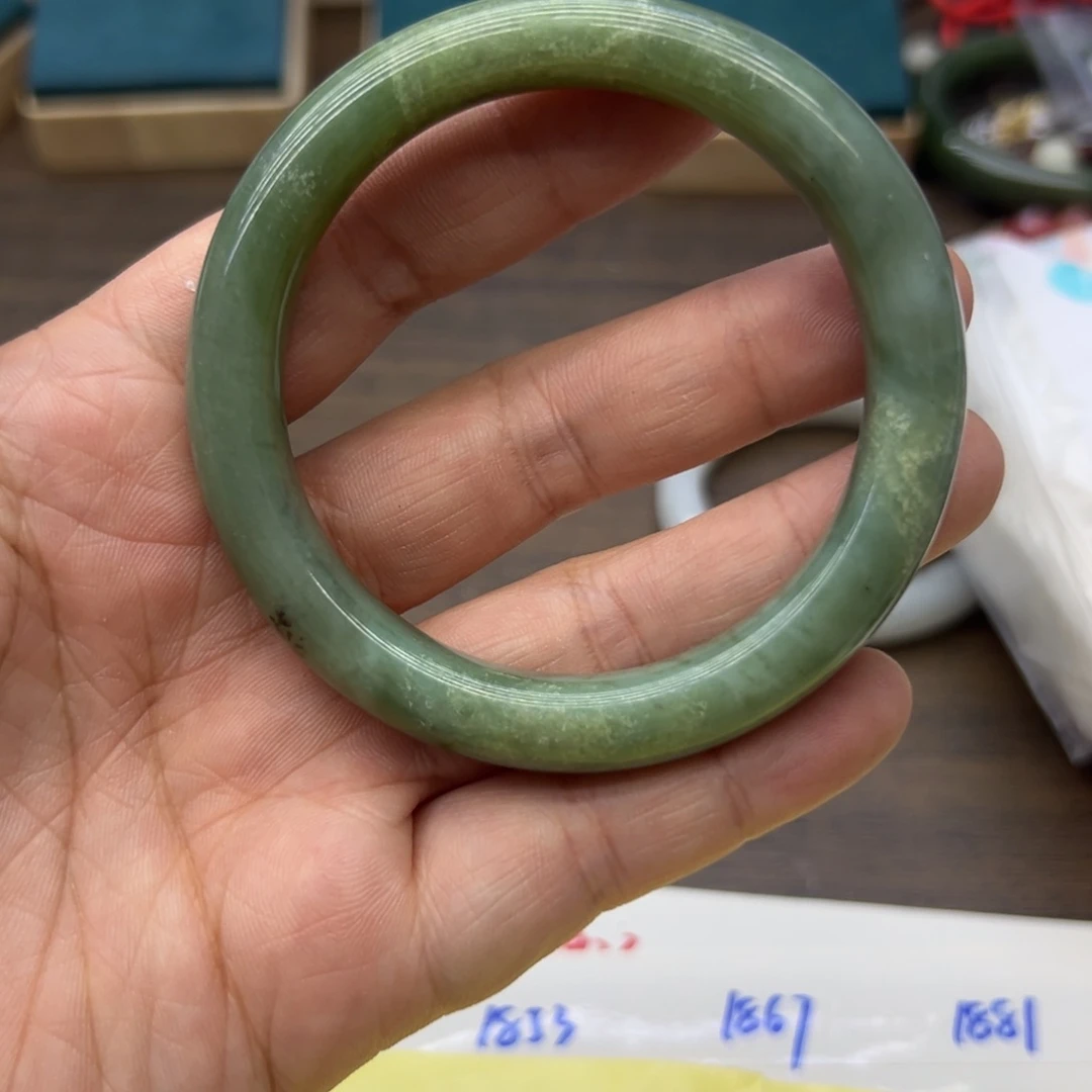 和田玉未镶嵌手镯56.4圈围1816