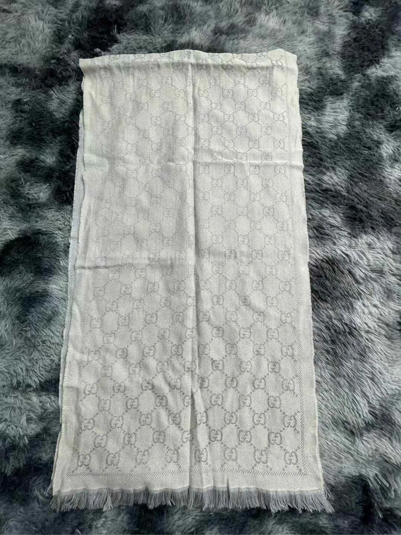 99新 GUCCI/古驰 葡萄籽奢潮/Gucci白色双G印花长款围巾/经典流苏