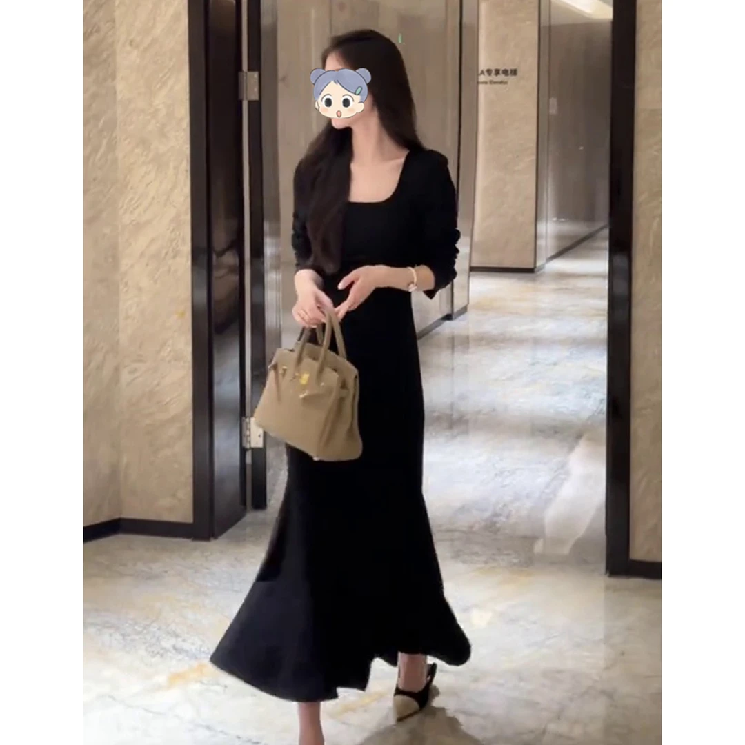 2025年早秋新款赫本风小黑裙修身显瘦内搭长裙黑色方领鱼尾连衣裙