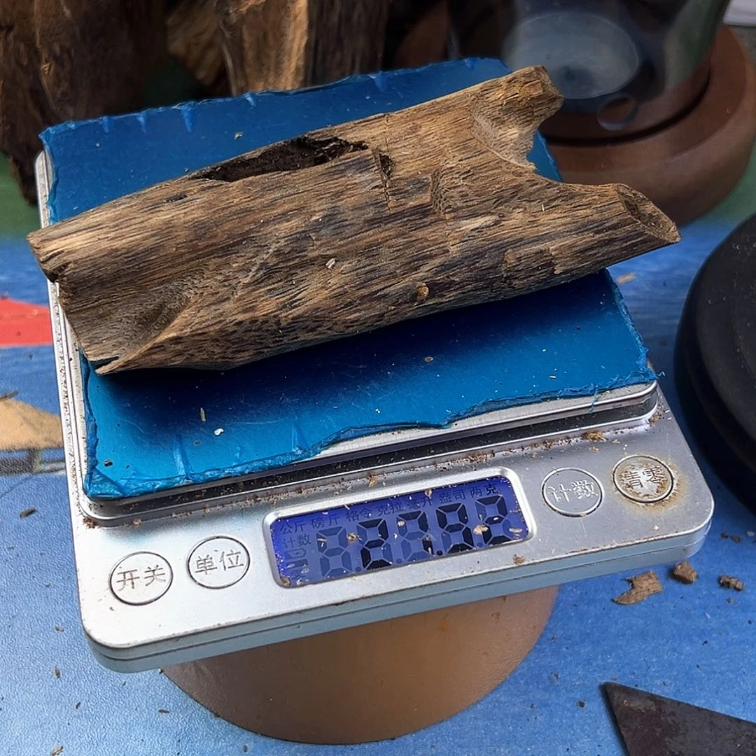 香料绿奇楠虫漏白棋27克