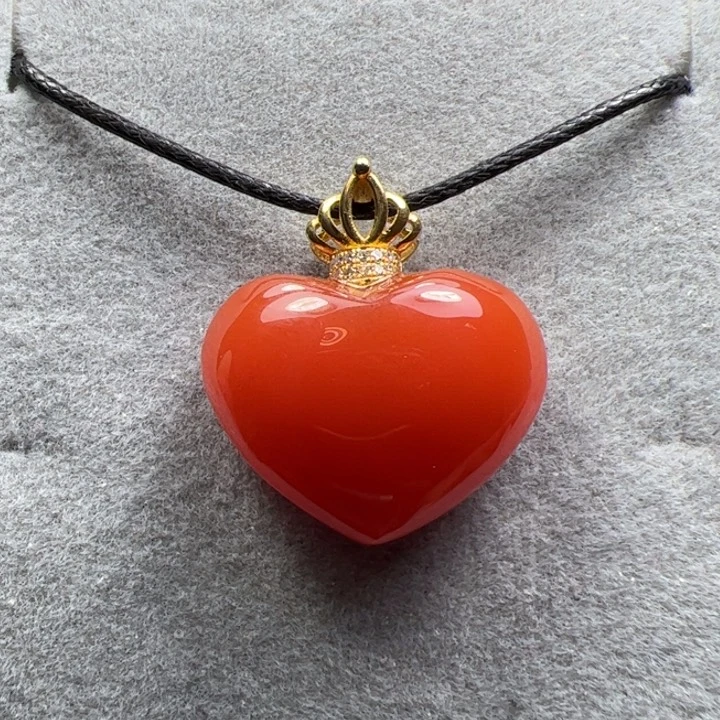 18K金镶嵌吊坠南红玛瑙