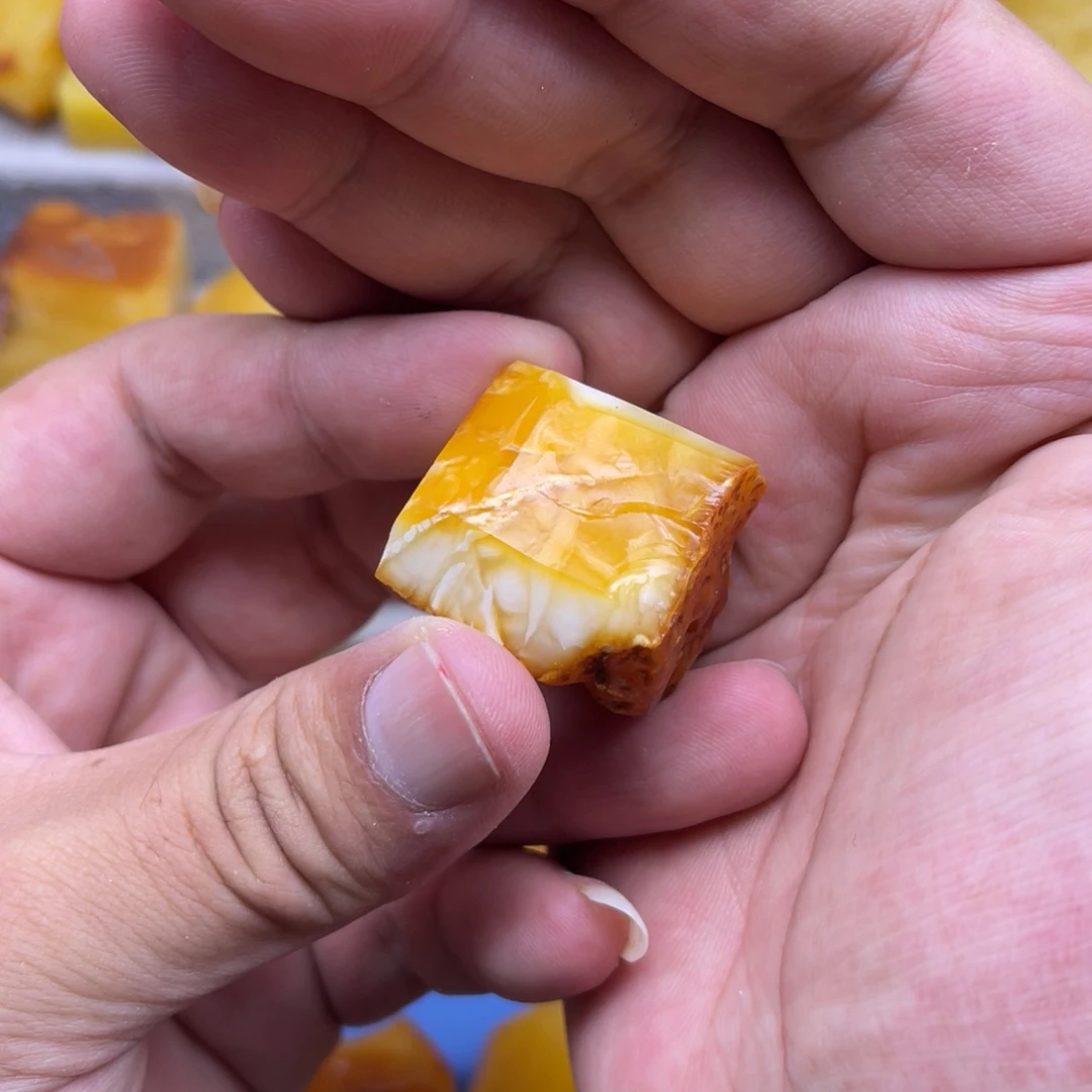 定制蜜蜡未镶嵌?*原石