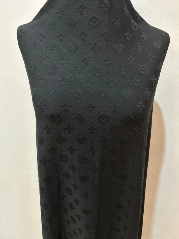 单面提花黑爱心全棉澳绒布料柔软亲肤