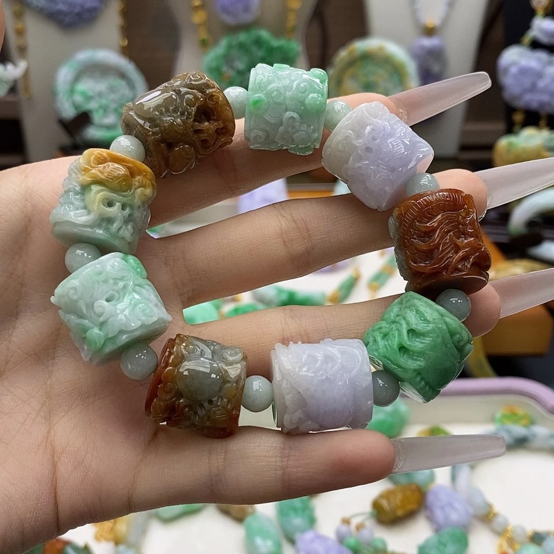 颈饰未镶嵌翡翠天然