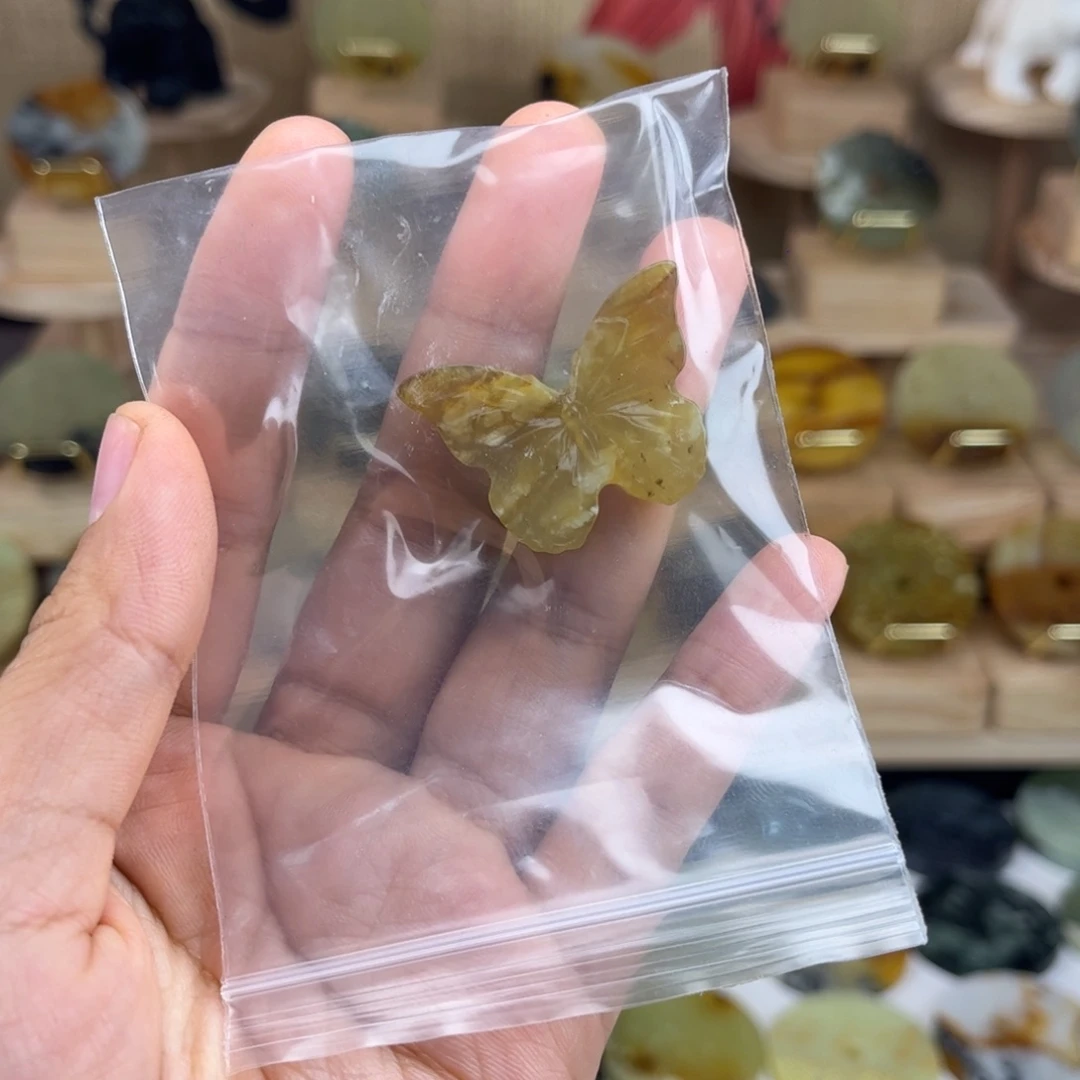 ·***·蛇纹石玉未镶嵌颈饰