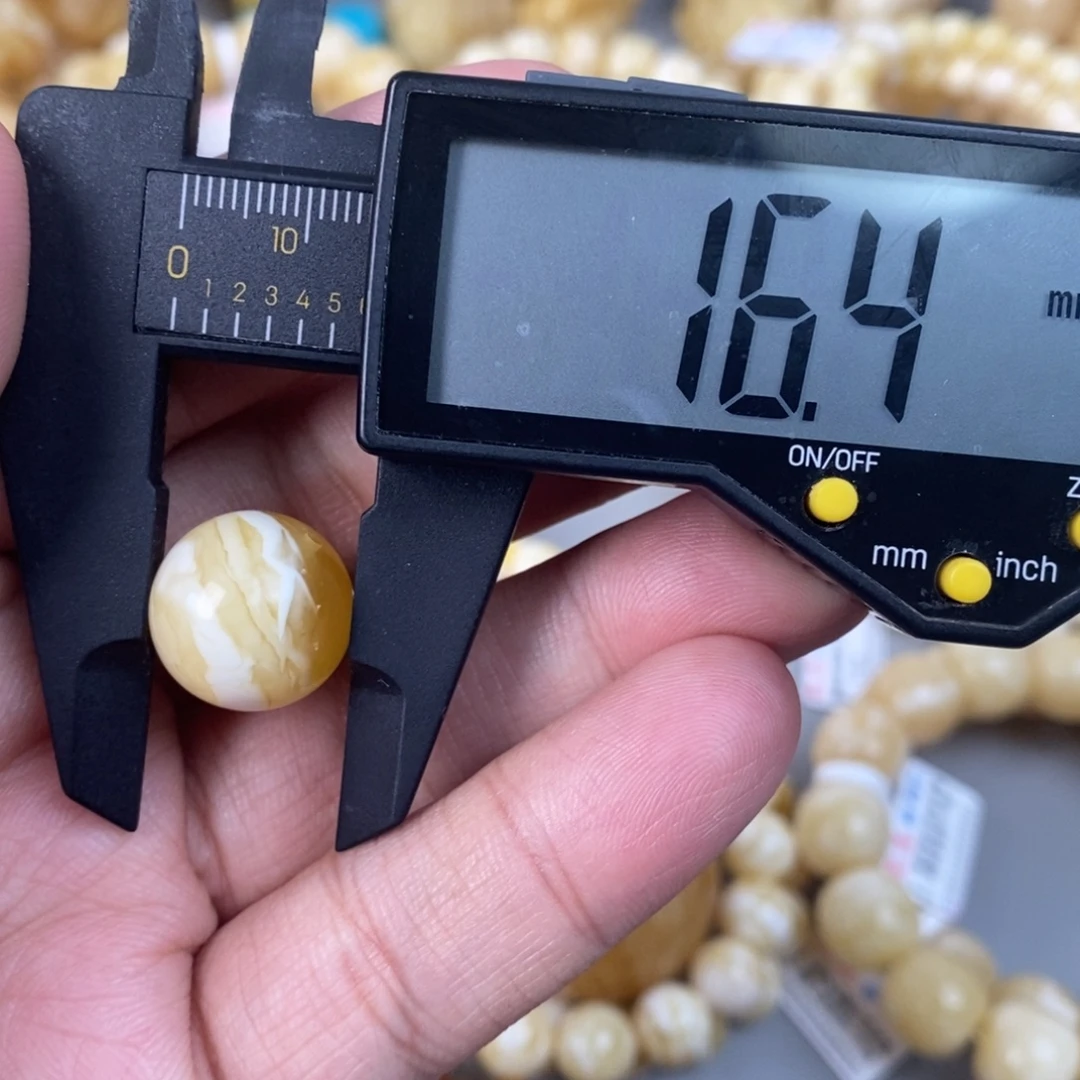 蜜蜡未镶嵌珠宝奇石2.4g