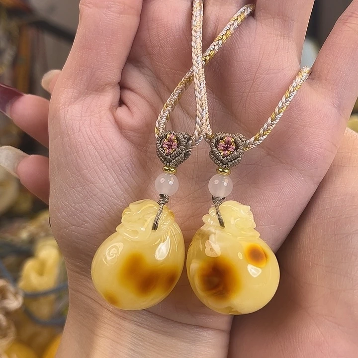 裸石琥珀未镶嵌7.5g钱袋子