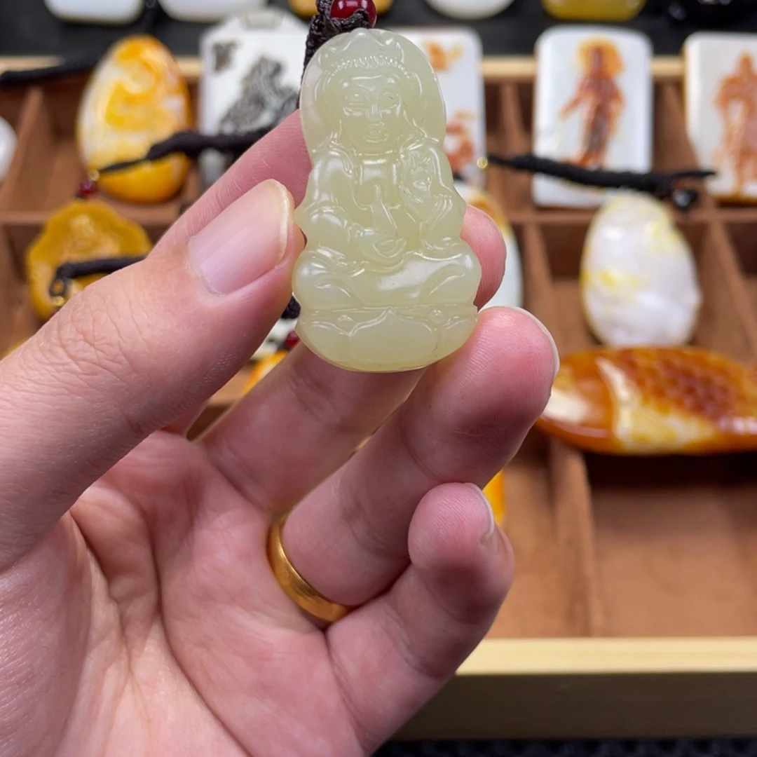 颈饰未镶嵌和田玉