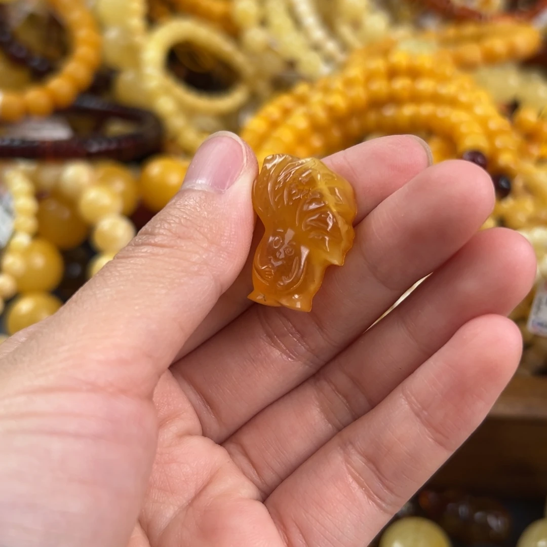 琥珀未镶嵌珠宝奇石