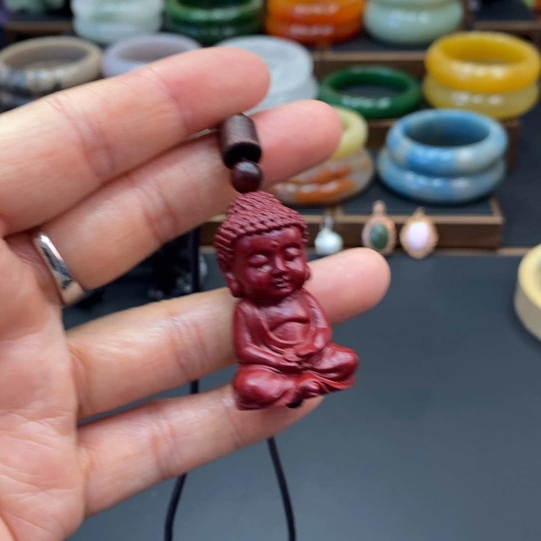 石英质玉未镶嵌吊坠