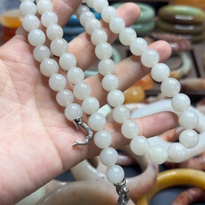 石英岩玉合金颈饰