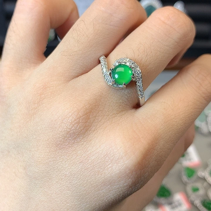 翡翠未镶嵌戒指戒指