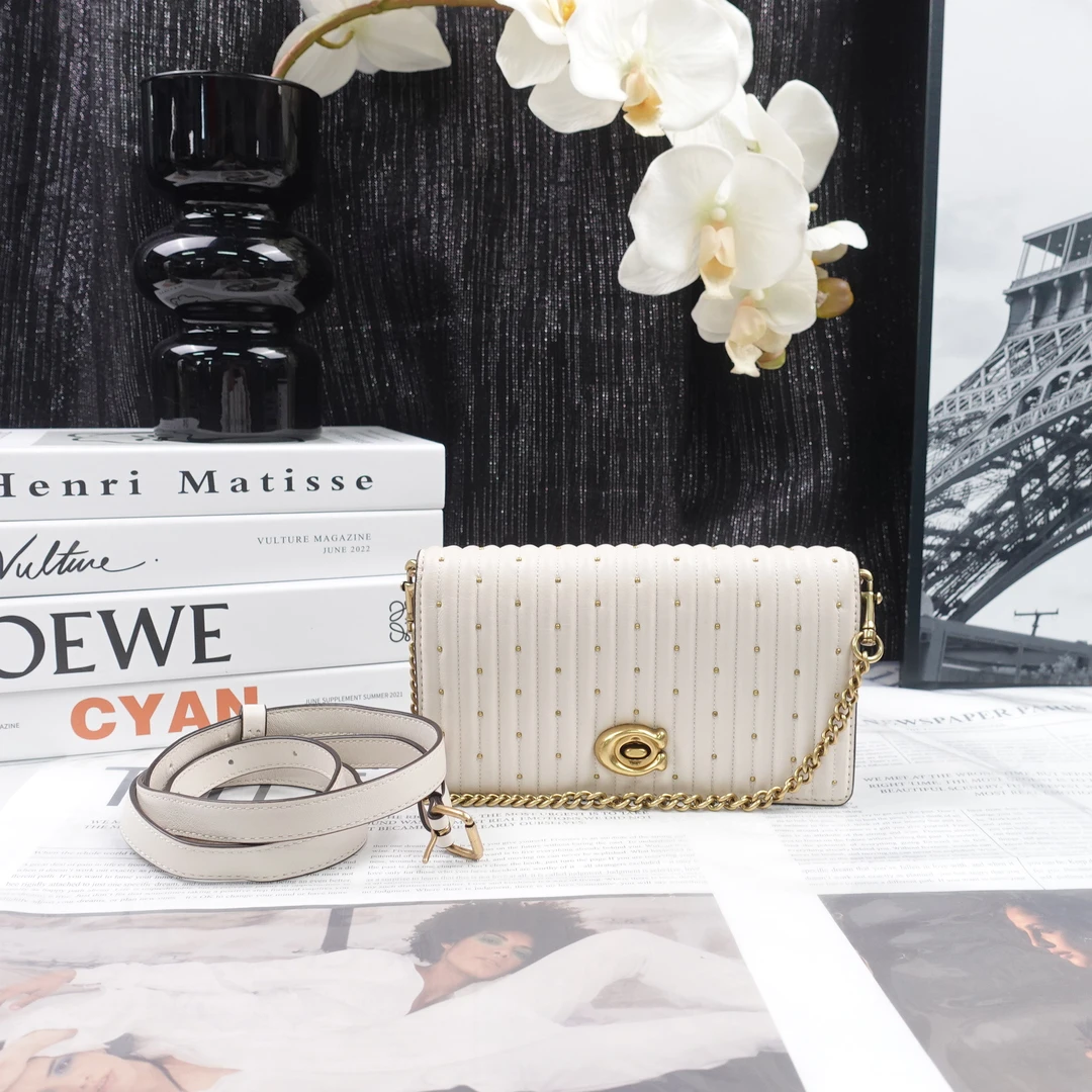 95新 COACH/蔻驰 胸包/T10191563