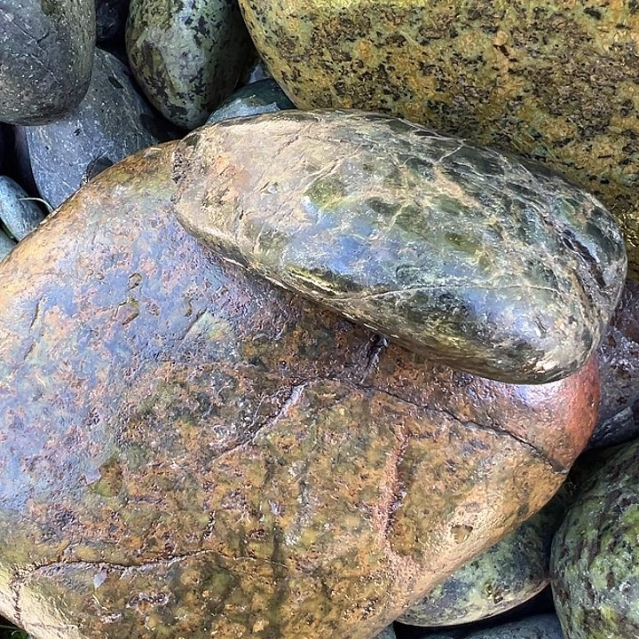 乐***谜东陵石手镯合金藏玉