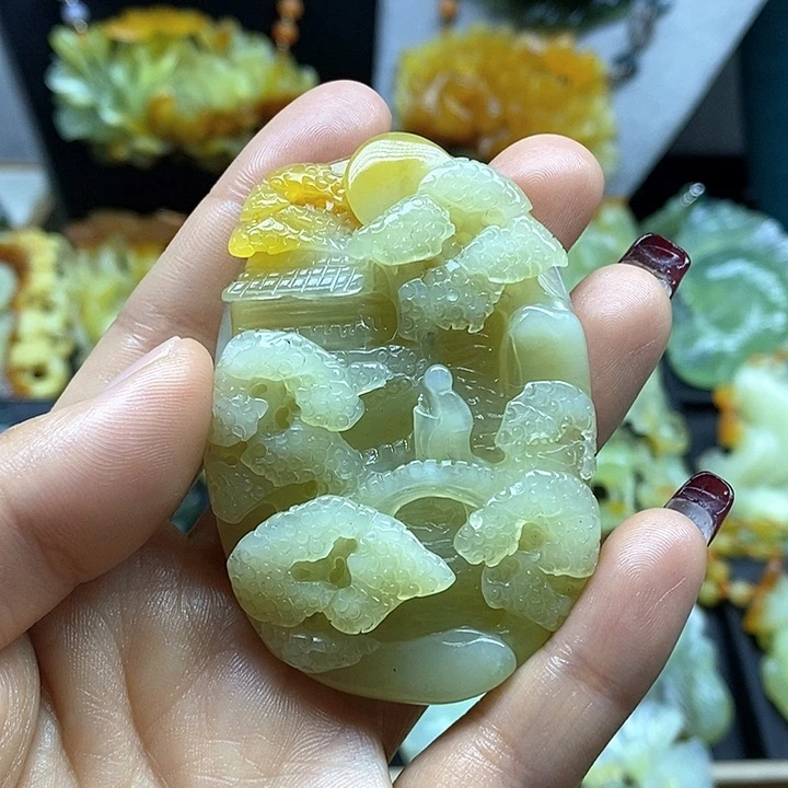 蛇纹石玉挂件未镶嵌