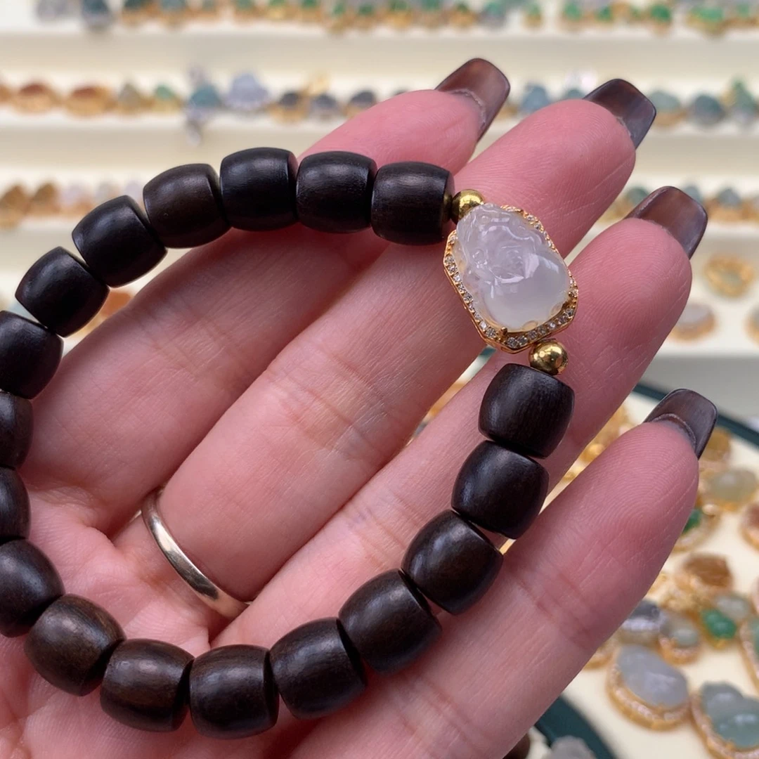 翡翠银S925镶嵌颈饰貔貅