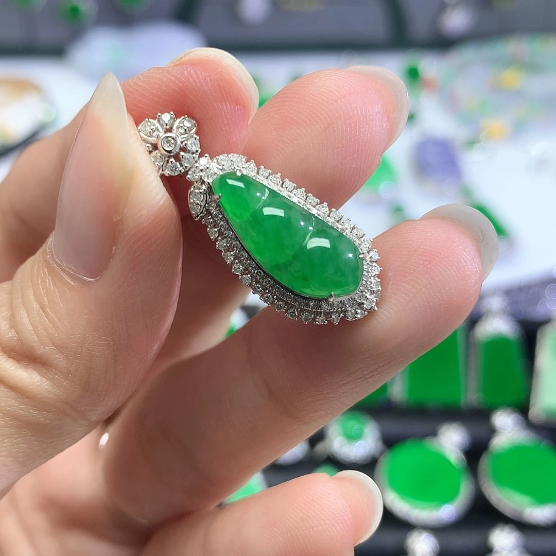 吊坠(不含链)18K金镶嵌翡翠