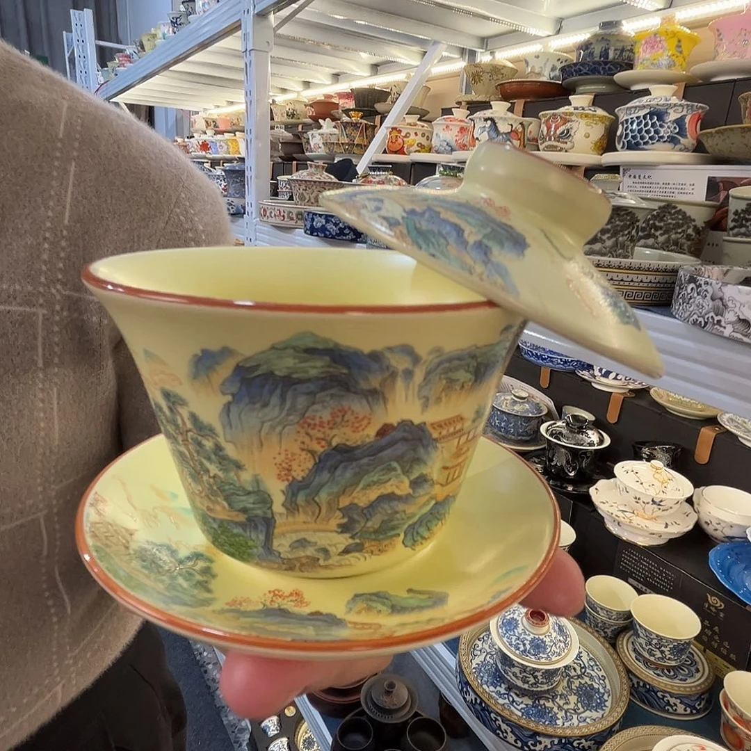 这些盖碗很漂亮！！！