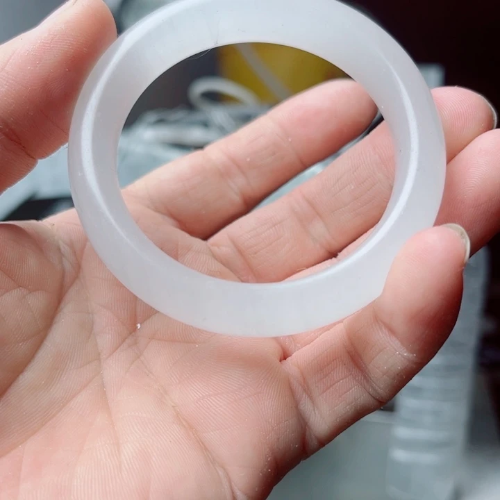 石英质玉（金丝玉）手镯未镶嵌卖**辘