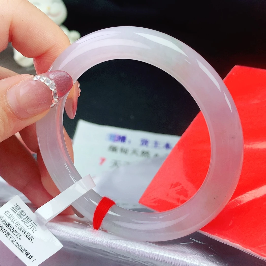 翡翠手镯未镶嵌55圈