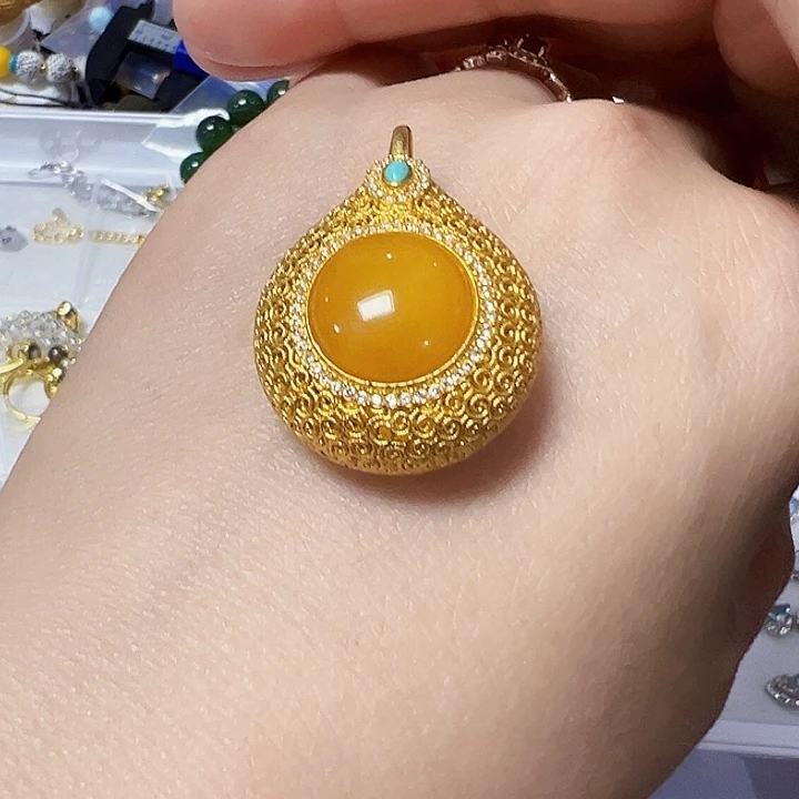 蜜蜡银S925镶嵌颈饰