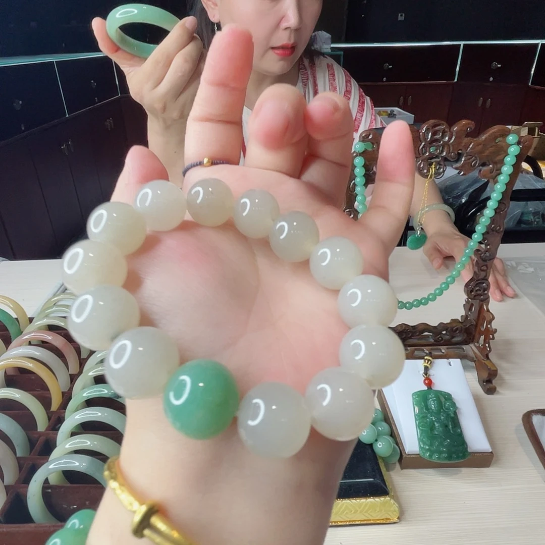 密玉（石英质玉）未镶嵌颈饰