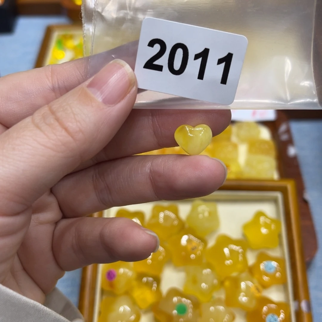 琥珀珠宝奇石未镶嵌