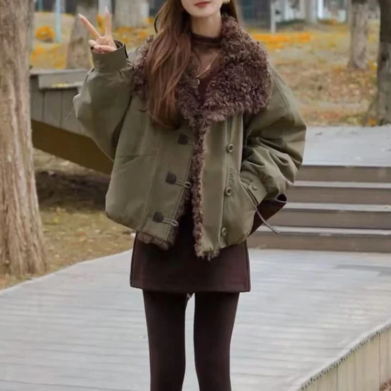 小众毛绒装饰工装棉衣2025冬季款元素别致个性冬日潮流穿搭