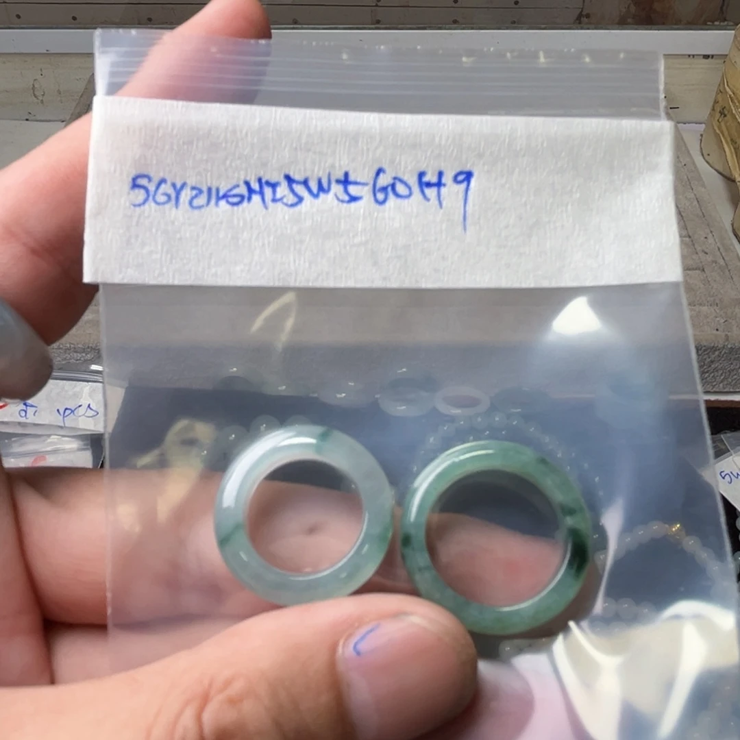 定制翡翠未镶嵌小*猪戒