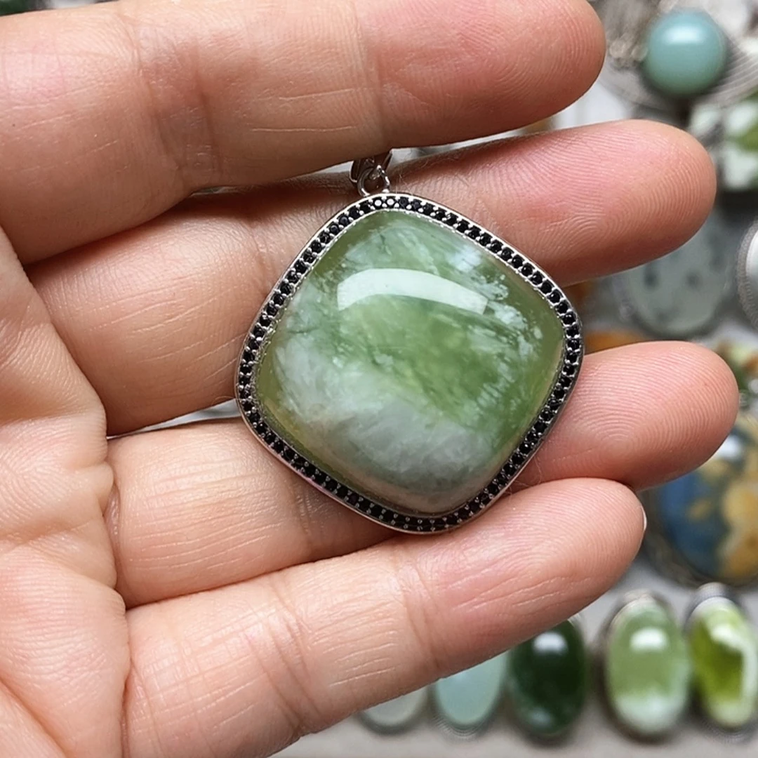 蛇纹石玉银S925镶嵌吊坠