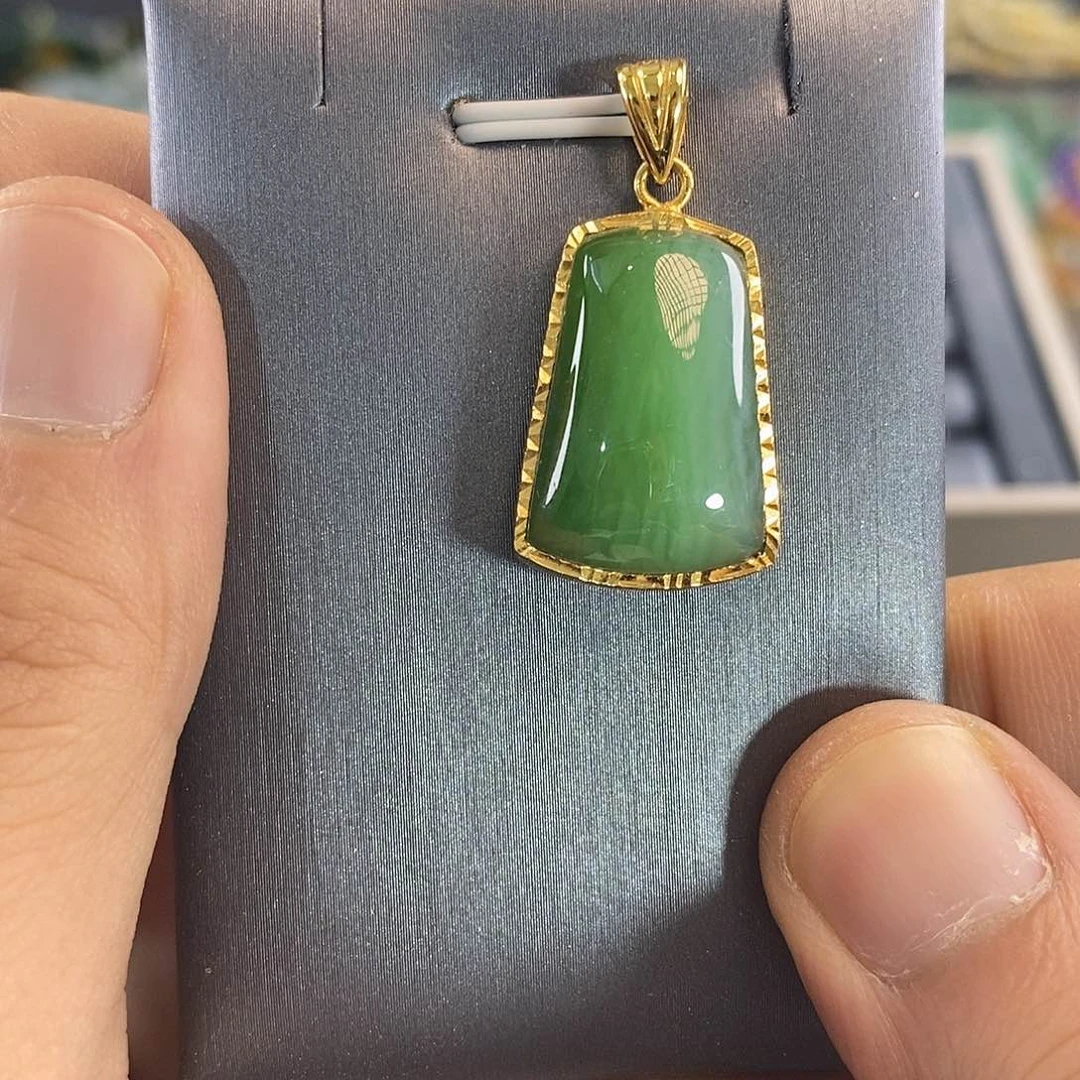 和田玉银S925镶嵌颈饰猫眼无事牌